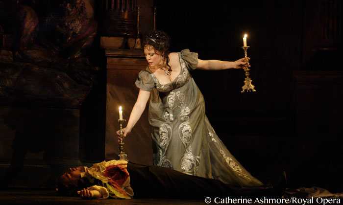Tosca (Martina Serafin) lays candles, Royal Opera