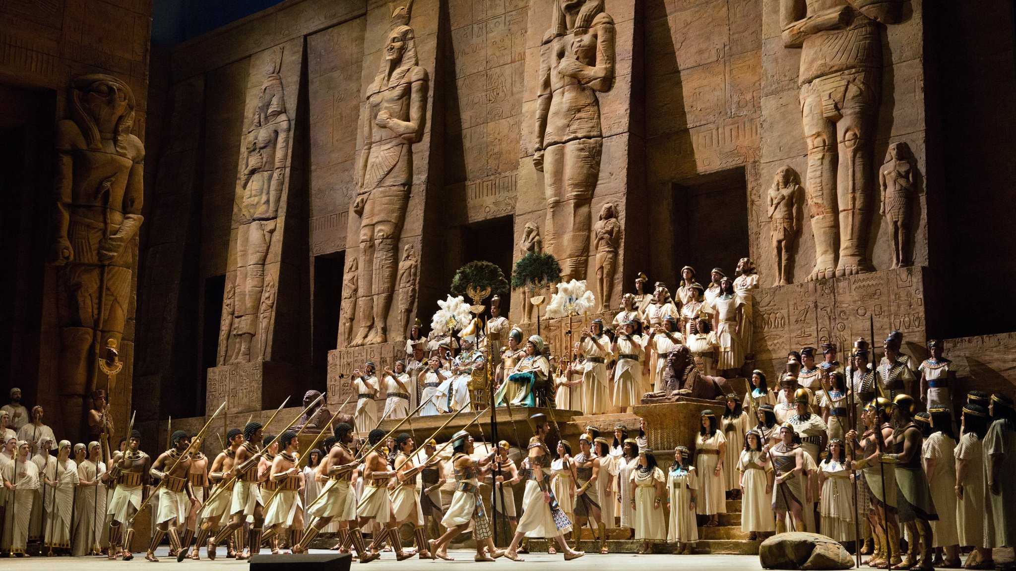 A photo of the Met's Aida